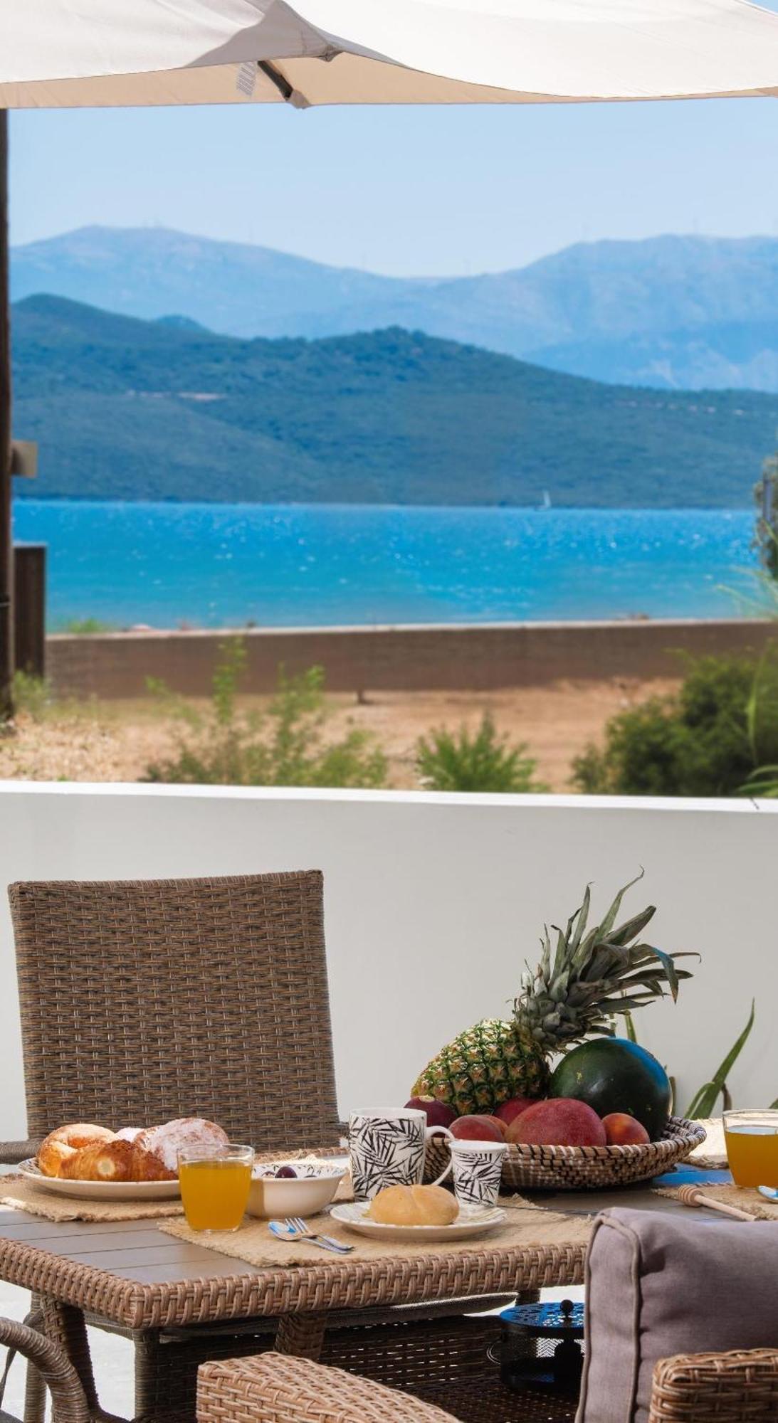 דירות ניקיאנה Konstantinos Seaside View By Imagine Lefkada מראה חיצוני תמונה